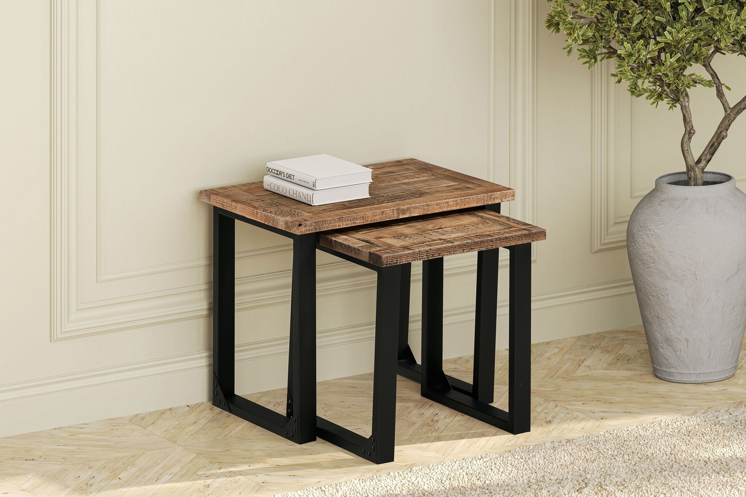 Living / Nest of Tables