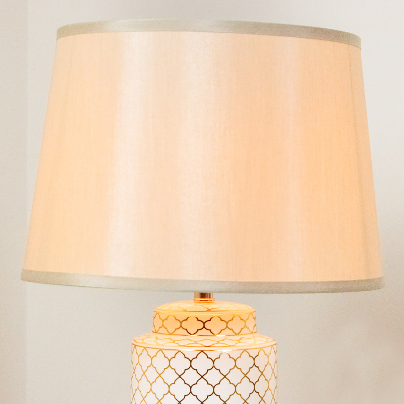 Nyrah Ceramic Table Lamp
