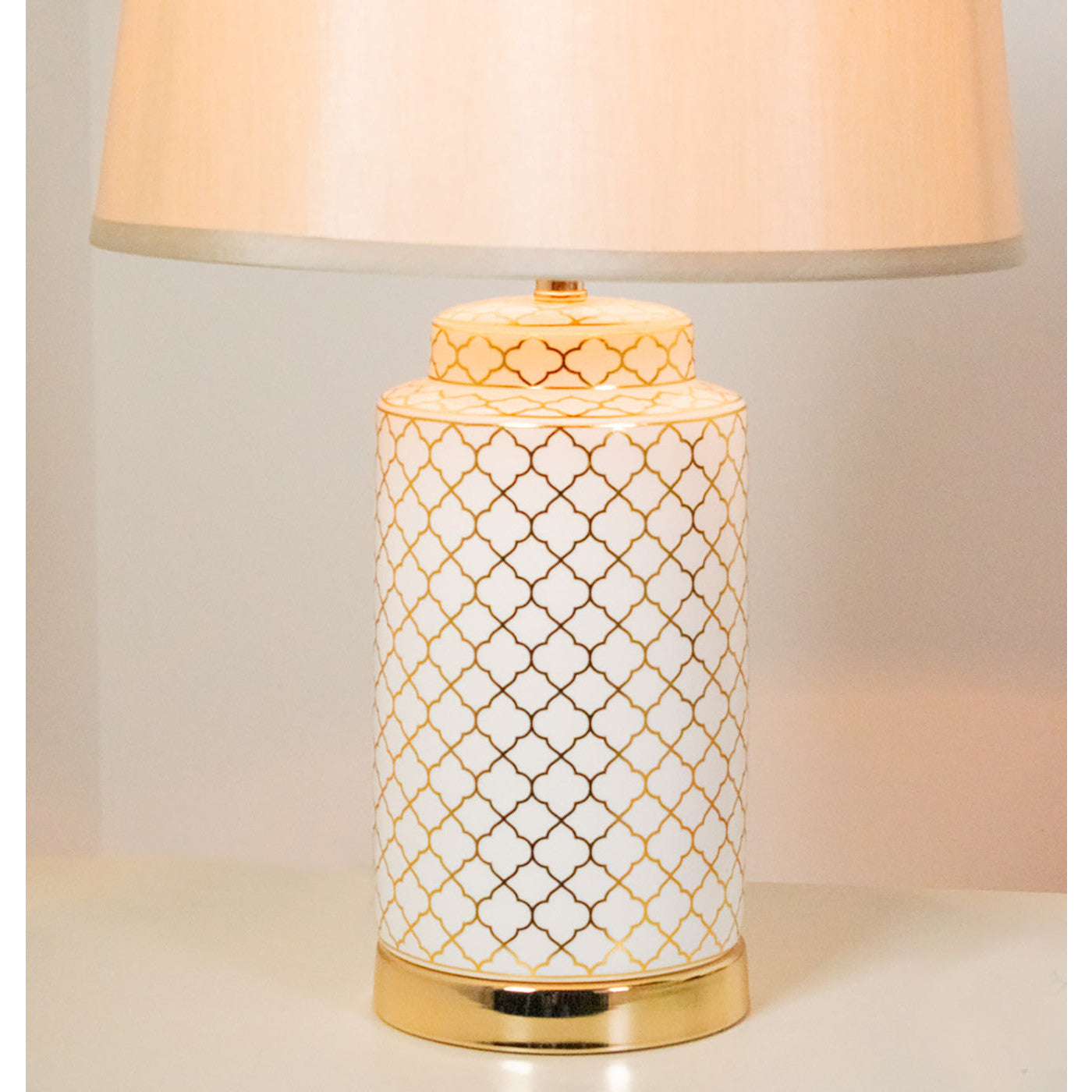 Nyrah Ceramic Table Lamp