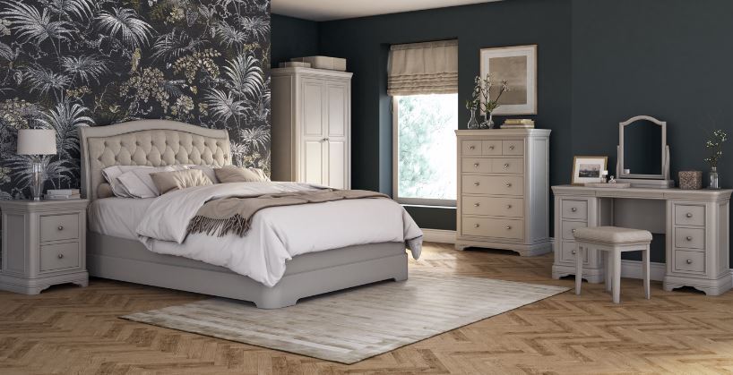 Bedroom / Dressing Tables & Mirrors