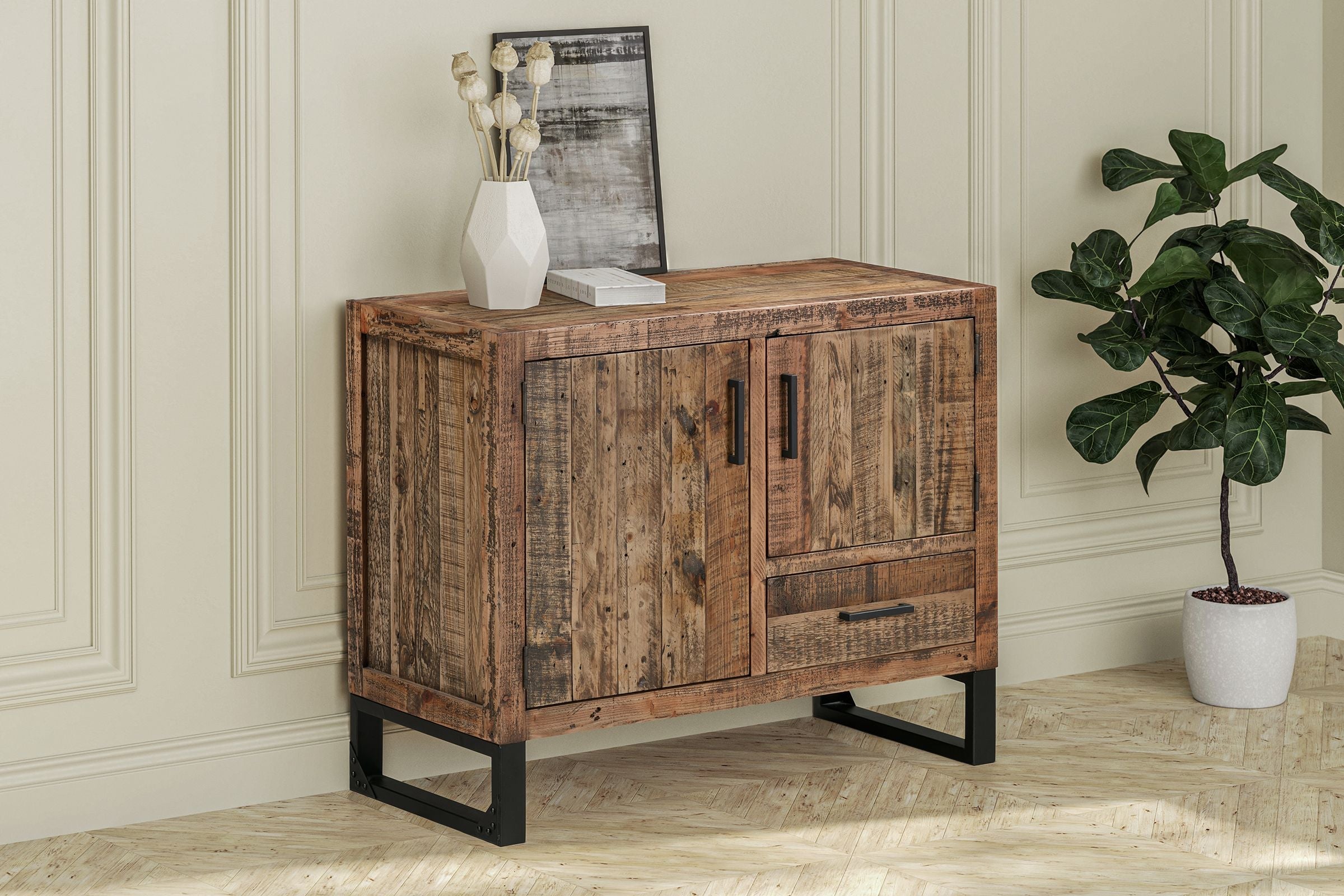 Dining / Sideboards & Display Cabinets