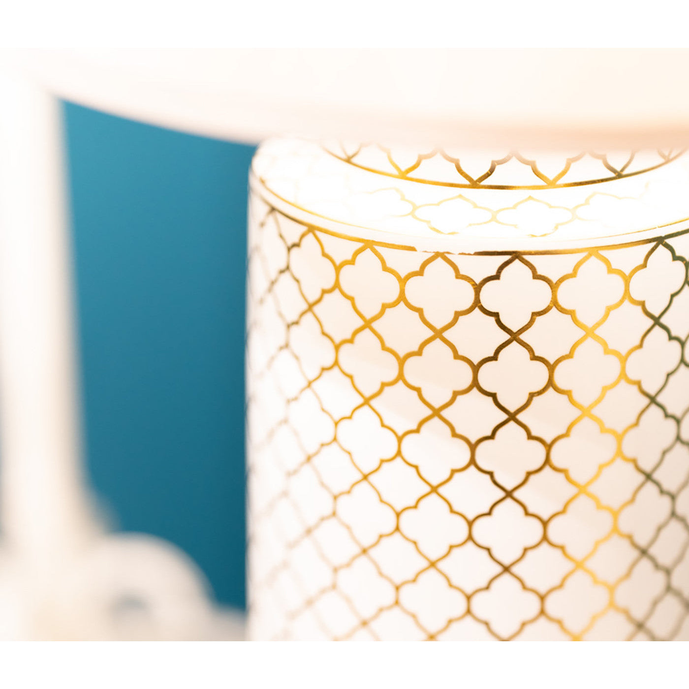 Nyrah Ceramic Table Lamp