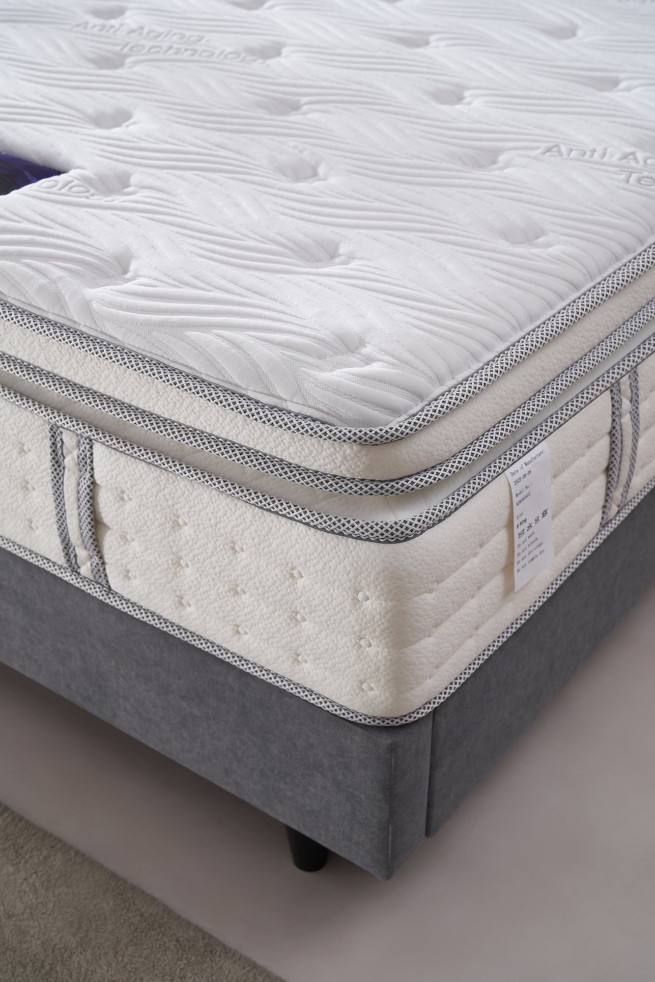 Newgrange Divan Bed by Homelee